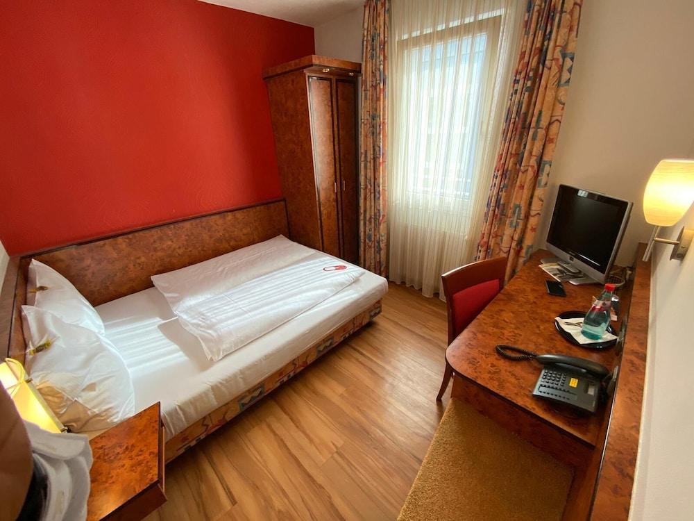 Hotel Miramar Am Roemer فرانكفورت المظهر الخارجي الصورة