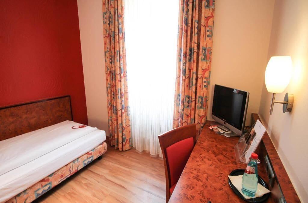 Hotel Miramar Am Roemer فرانكفورت المظهر الخارجي الصورة